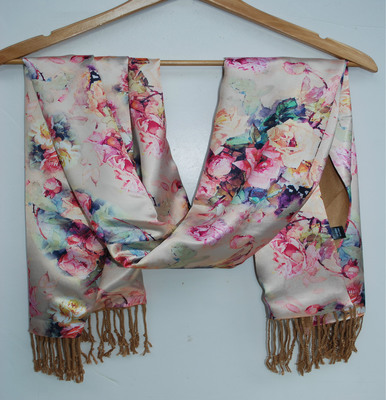 杭州蓝美卡日用品 厂家直销100%桑蚕丝披肩与围巾，尽显大气与高贵