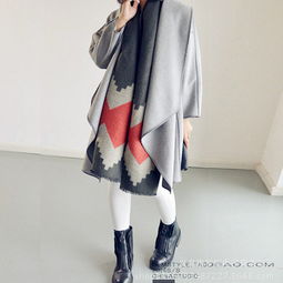 秋日温暖穿搭新宠 韩潮风尚下的加厚菱形人造羊毛披肩